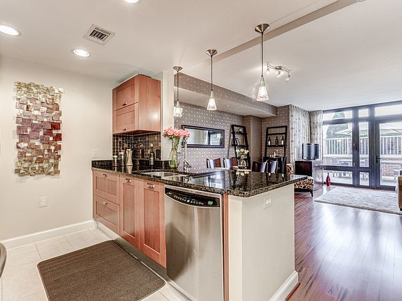 3rd image of 2451 Midtown Ave #723