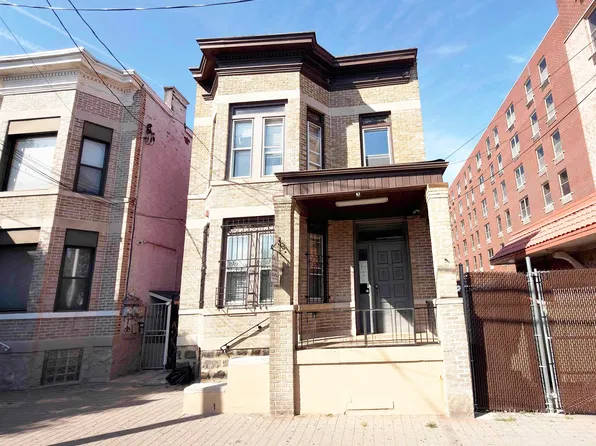 228 60th St APT 2, West New York, NJ 07093