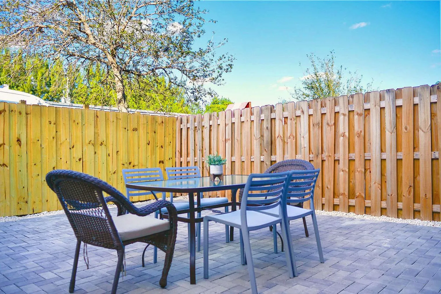 3 bed, 2.0 bath, 1367 sqft, $3,224 — Photo 3