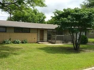 1116 Flint St, Salina, KS 67401
