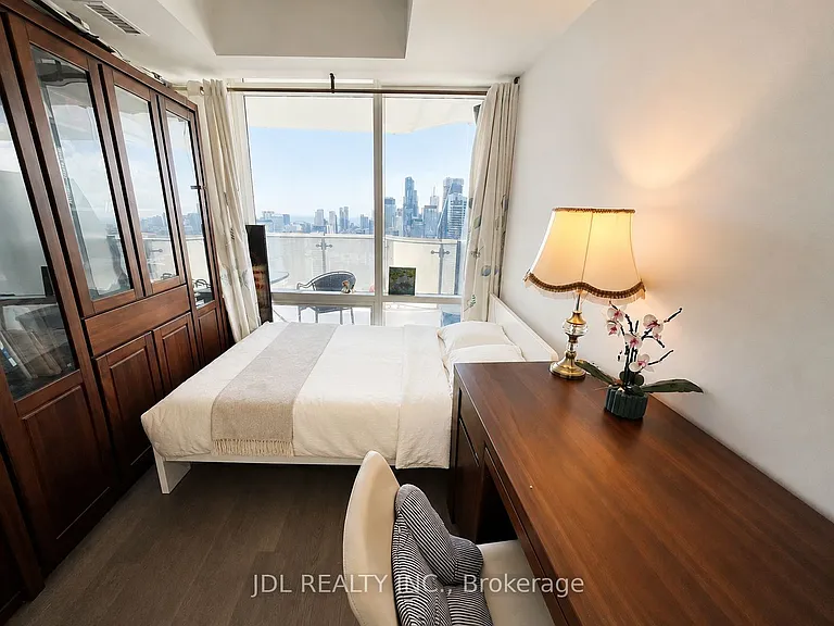 1 Bloor St E #3804 — Photo 3