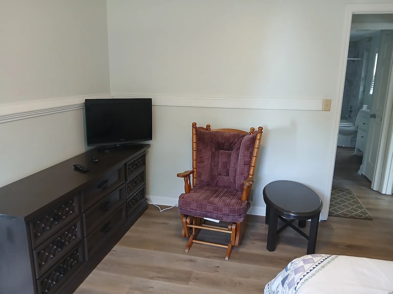 4 bed, 3700 sqft, $800 — Photo 4