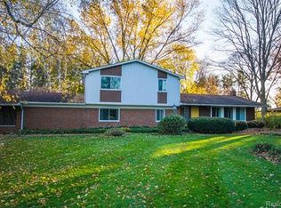 28031 W Kalong Cir, Southfield, MI