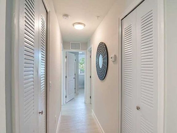2nd image of 833 SW 13th Ct #833