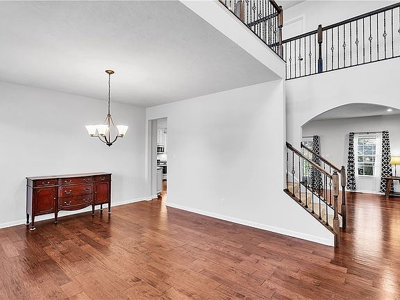2nd image of 1185 Giulia Dr