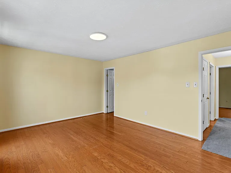 5411 Castlestone Dr — Photo 25