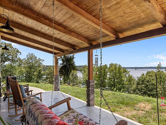 4th image of 1016 Pointe Of View Ln