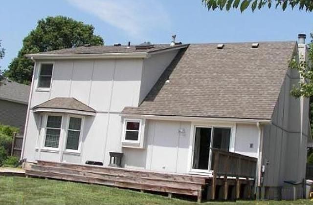 2nd image of 900 NE Hunters Rd