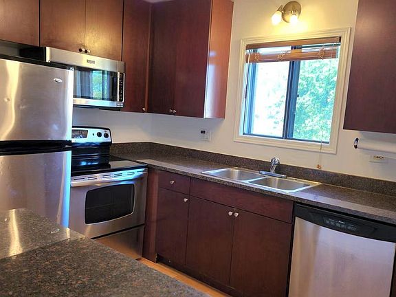 2nd image of 461 E Spruce Dr APT 3B