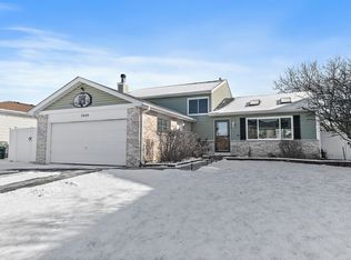 2840 Briarcliff Ln, Lake In The Hills, IL 60156