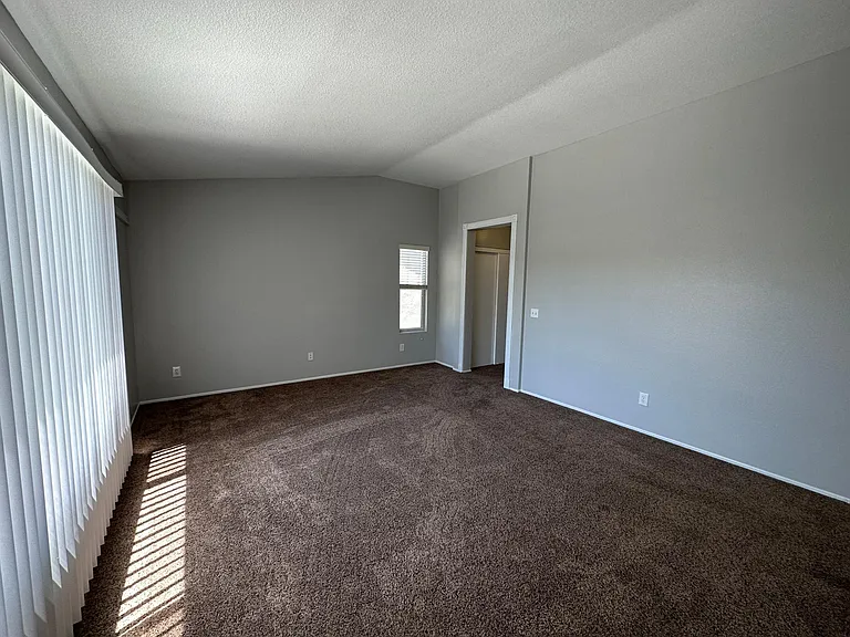 43435 Tylman St — Photo 27