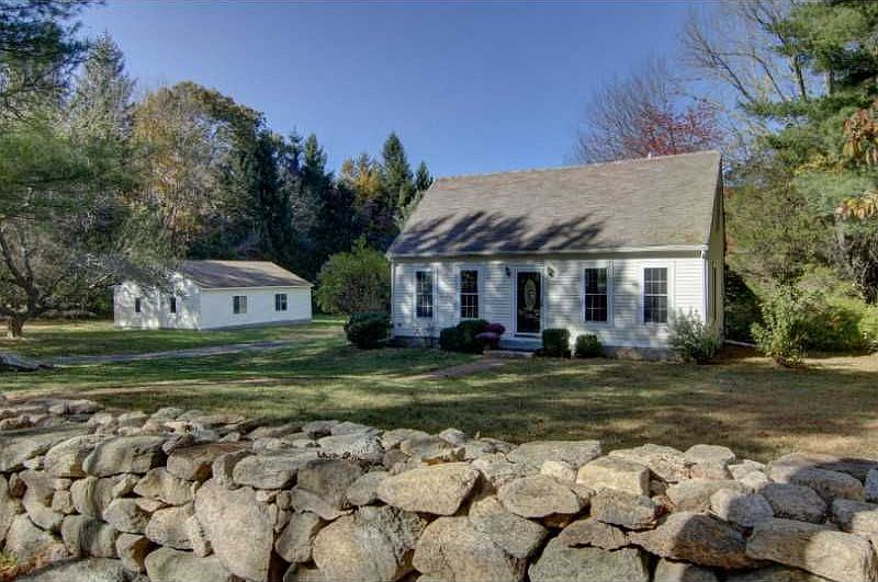 2nd image of 239 Hallville Rd