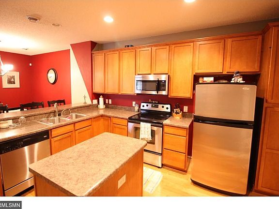 5th image of 15684 Emerald Dr N Unit 7