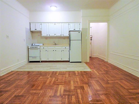 2nd image of 3083 29th St APT B3