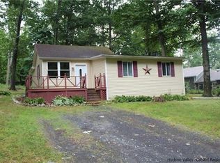 628 Lakewood Rd, Shawangunk, NY 12566