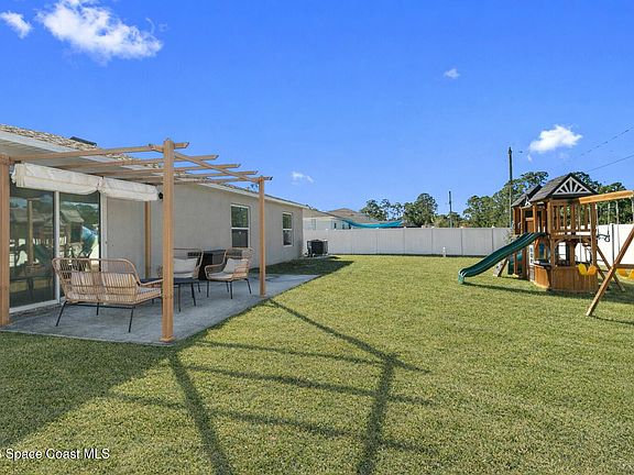 2nd image of 2926 Tishman Rd SE