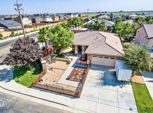 10501 Alondra Dr, Bakersfield, CA 93311