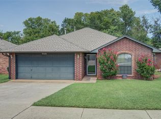 705 Tioga Cir, Norman, OK 73071
