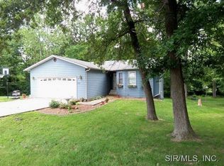 2090 Anchor Ln, Worden, IL 62097