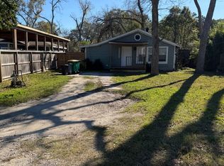 323 Reppert St, Bacliff, TX 77518