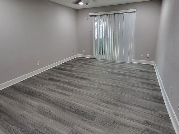 2nd image of 7120 San Mateo Blvd #332