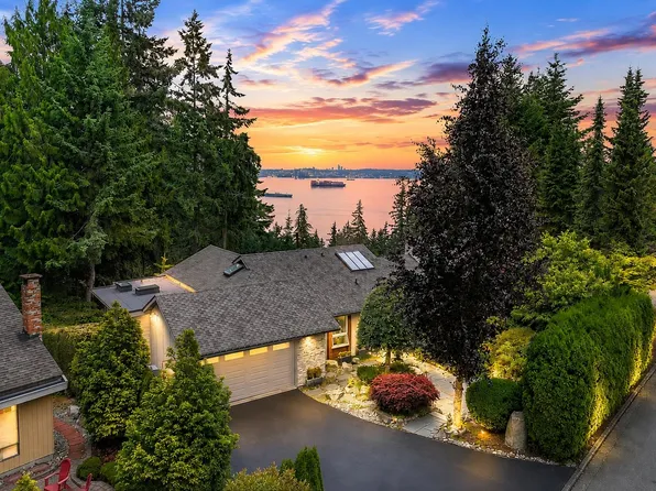 3706 Southridge Pl, West Vancouver, BC V7V 3H8