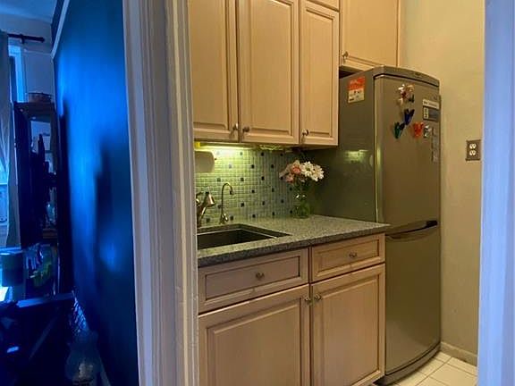 3rd image of 531 E Lincoln Ave APT 6K