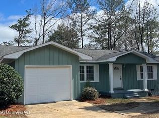 1818 Cathy Cir, Alexander City, AL 35010