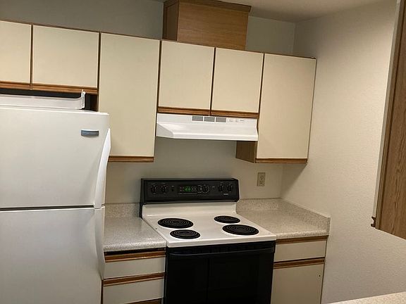 5th image of 4055 9th Ave NE APT 203