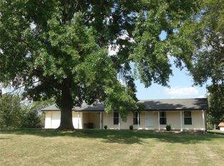 907 Highway E, Silex, MO 63377