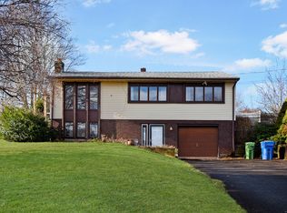 15 Winthrop Blvd, Cromwell, CT 06416