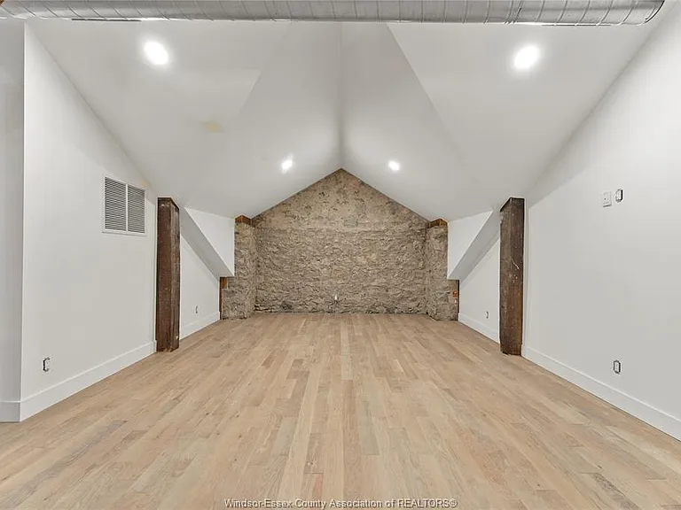 247 Brock St #401 — Photo 28