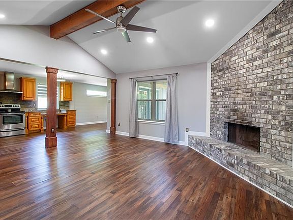 3rd image of 104 Jane Ln