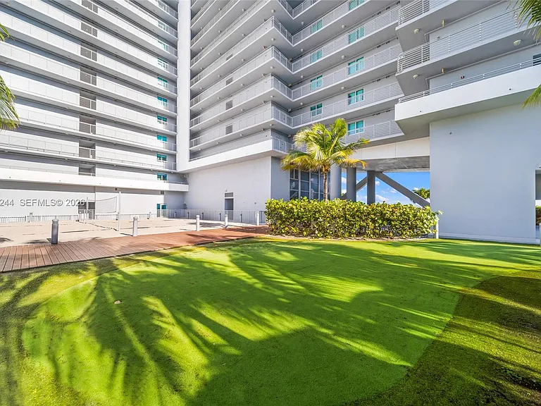 888 Biscayne Blvd #3907 — Photo 42