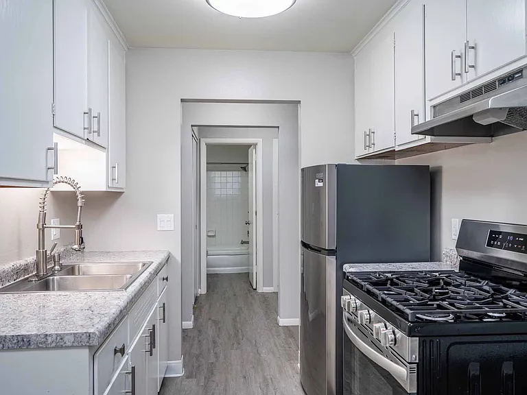 Richfield Square Apartments — Photo 13
