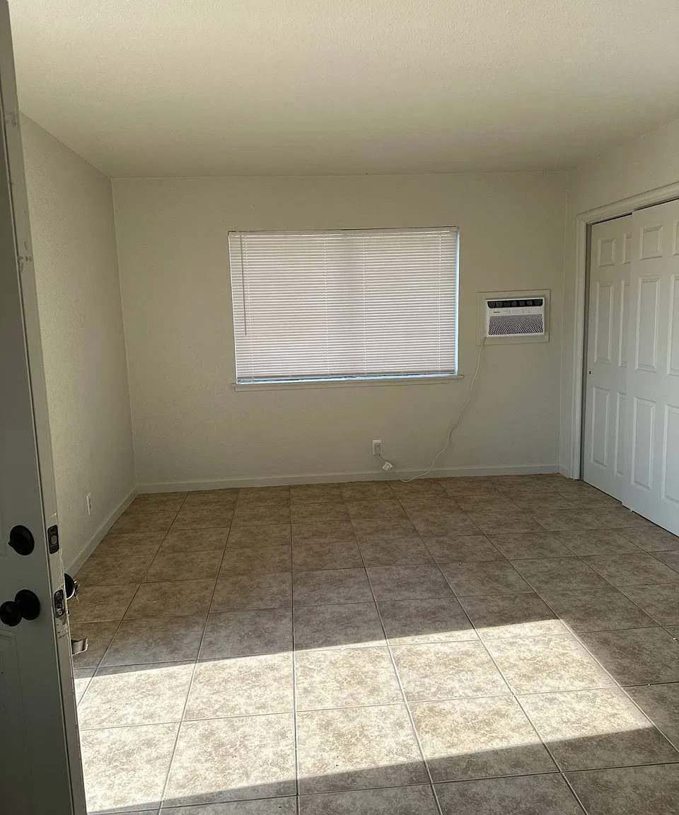 1161 Letts Avenue Unit B - 1 — Photo 3