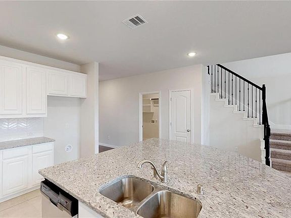 5th image of 1615 Breezy Bay Ct