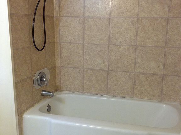 5th image of 220 N Tacoma Ave APT 3