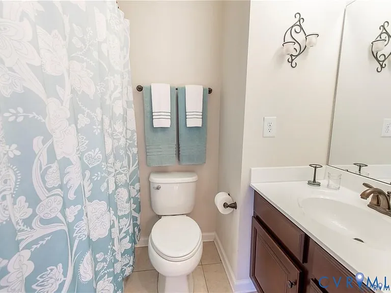 411 Siena Ln — Photo 22