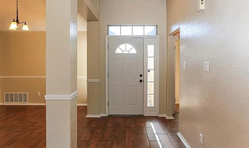 2nd image of 3909 Oak Valley Dr