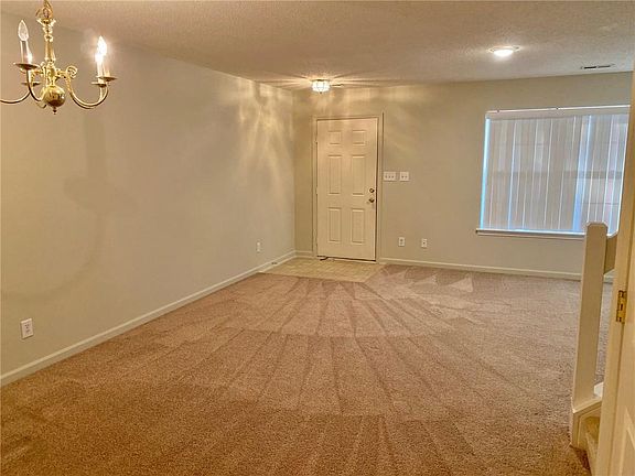 4th image of 1029 Oak Blossom Way