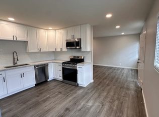 178 W Los Angeles Dr, Vista, CA 92083