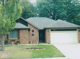 904 S Sparks Ave, Springfield, MO 65802