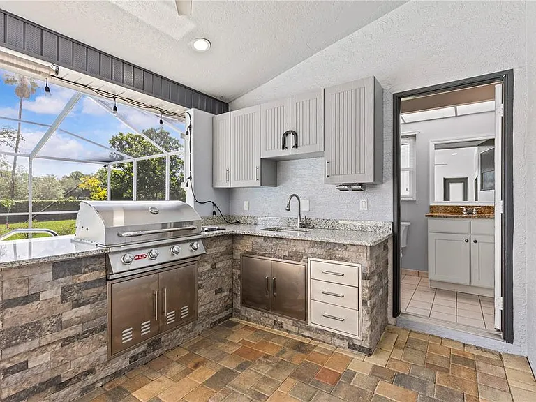 9447 Ashley Dr — Photo 27