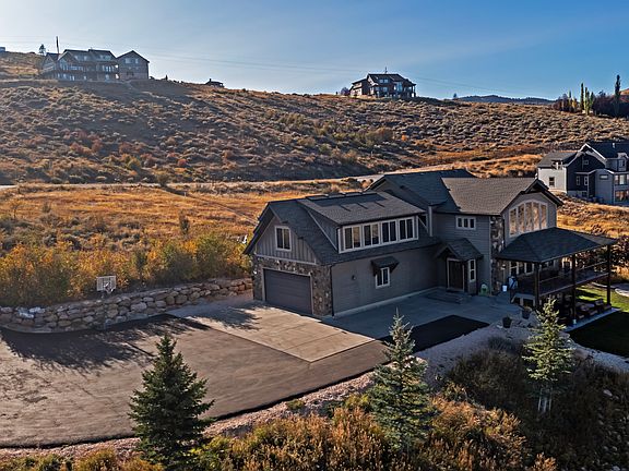 2nd image of 216 Hawksbeard Cir