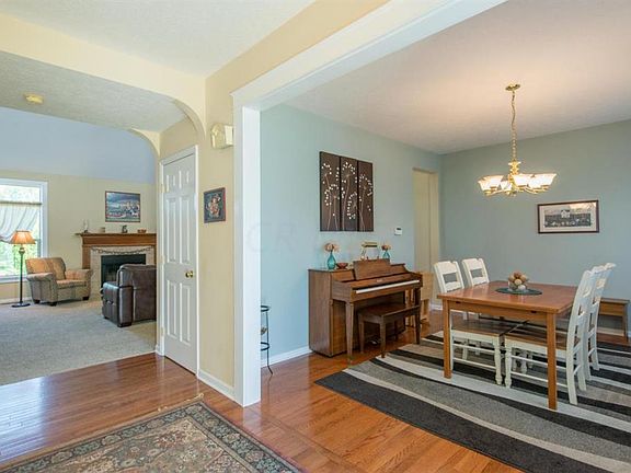 4th image of 899 Brosmer Dr
