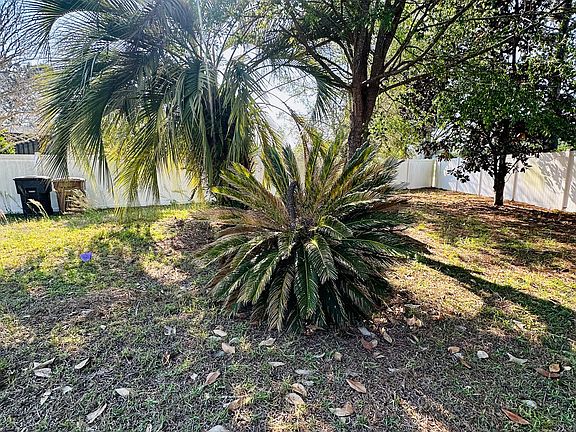 5th image of 5695 SW 39th St