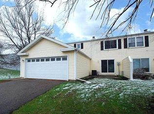 1464 Granada Ave N, Oakdale, MN 55128