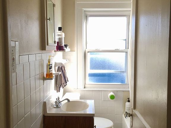 5th image of 967 Alberta St #967