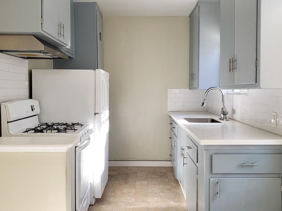 1st image of 820 Cory Dr #5